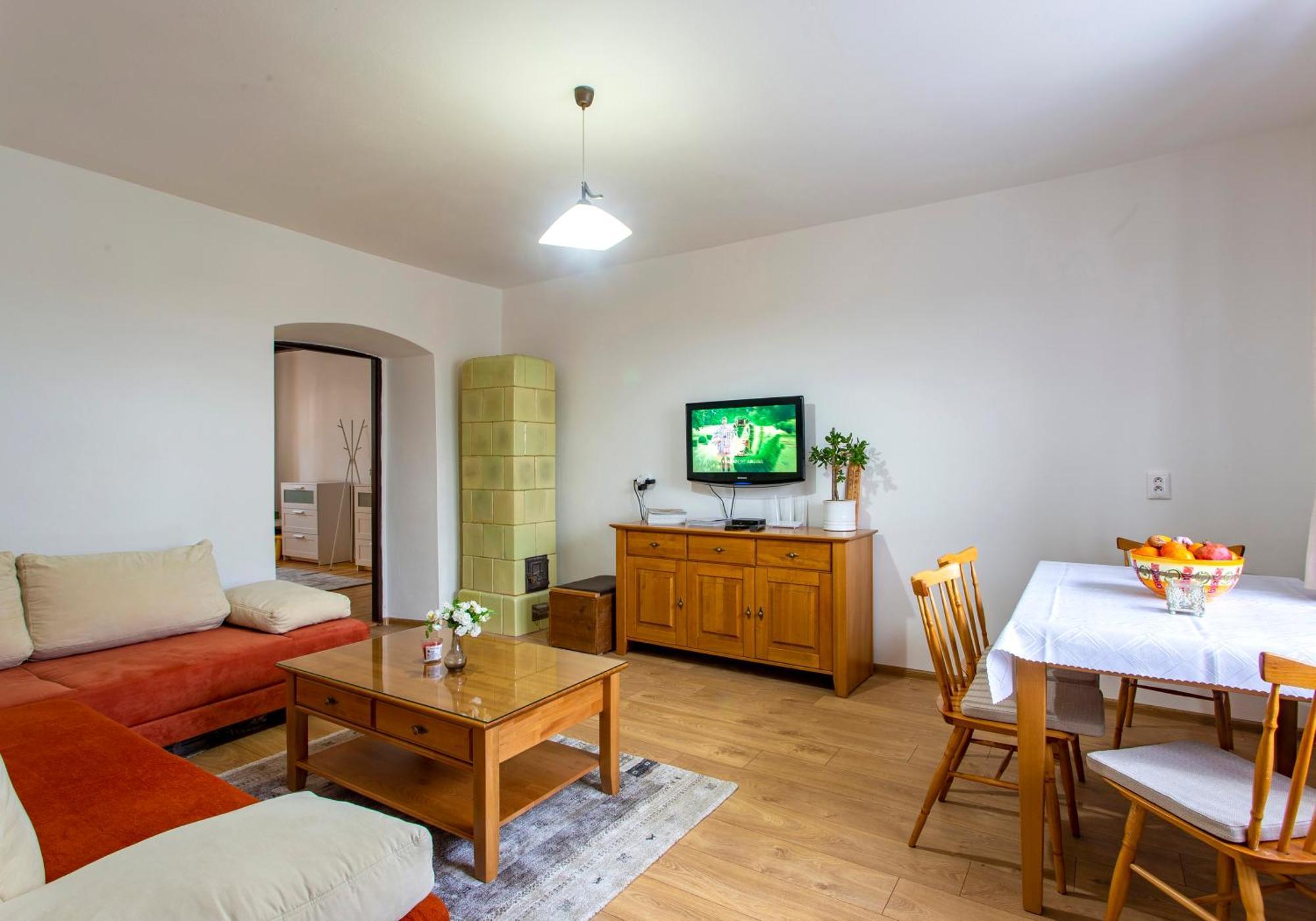 Sofia Veternik C Apartment เครมนิตซา ภายนอก รูปภาพ