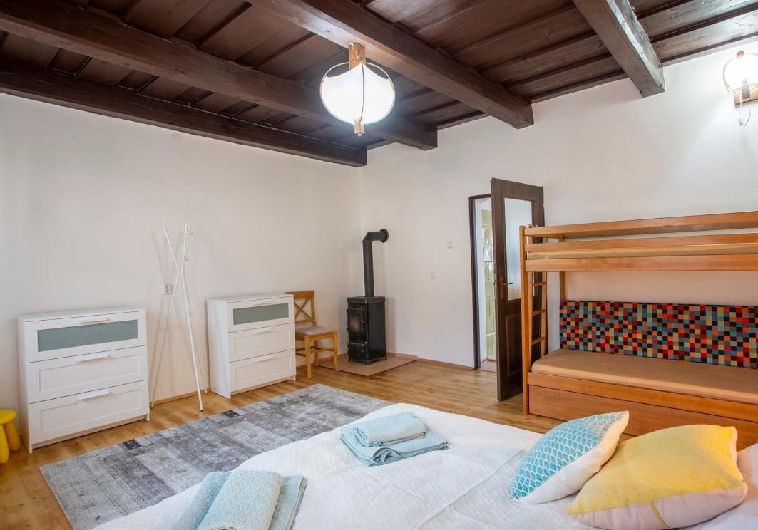 Sofia Veternik C Apartment เครมนิตซา ภายนอก รูปภาพ